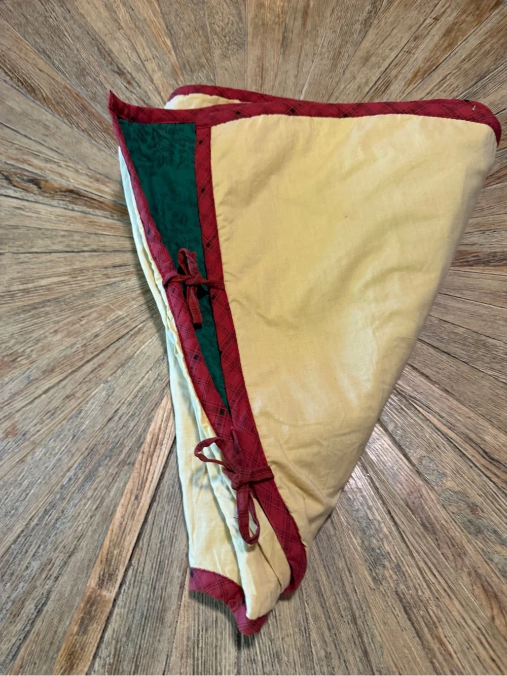 Vintage Primitive Country Christmas Tree Skirt 43” Folk Art Angel Appliqué 90’s